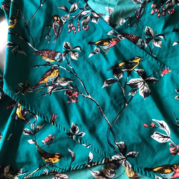 Harpa faux wrap blouse with bird print size Medium - Picture 4 of 7